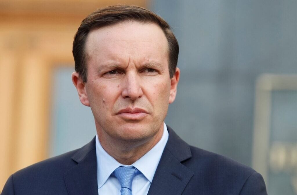 Chris Murphy Says, ‘Our Democracy Is Rigged To Favor Corporations And Billionaires,’ Blames Political Corruption For Economic Stagnation
